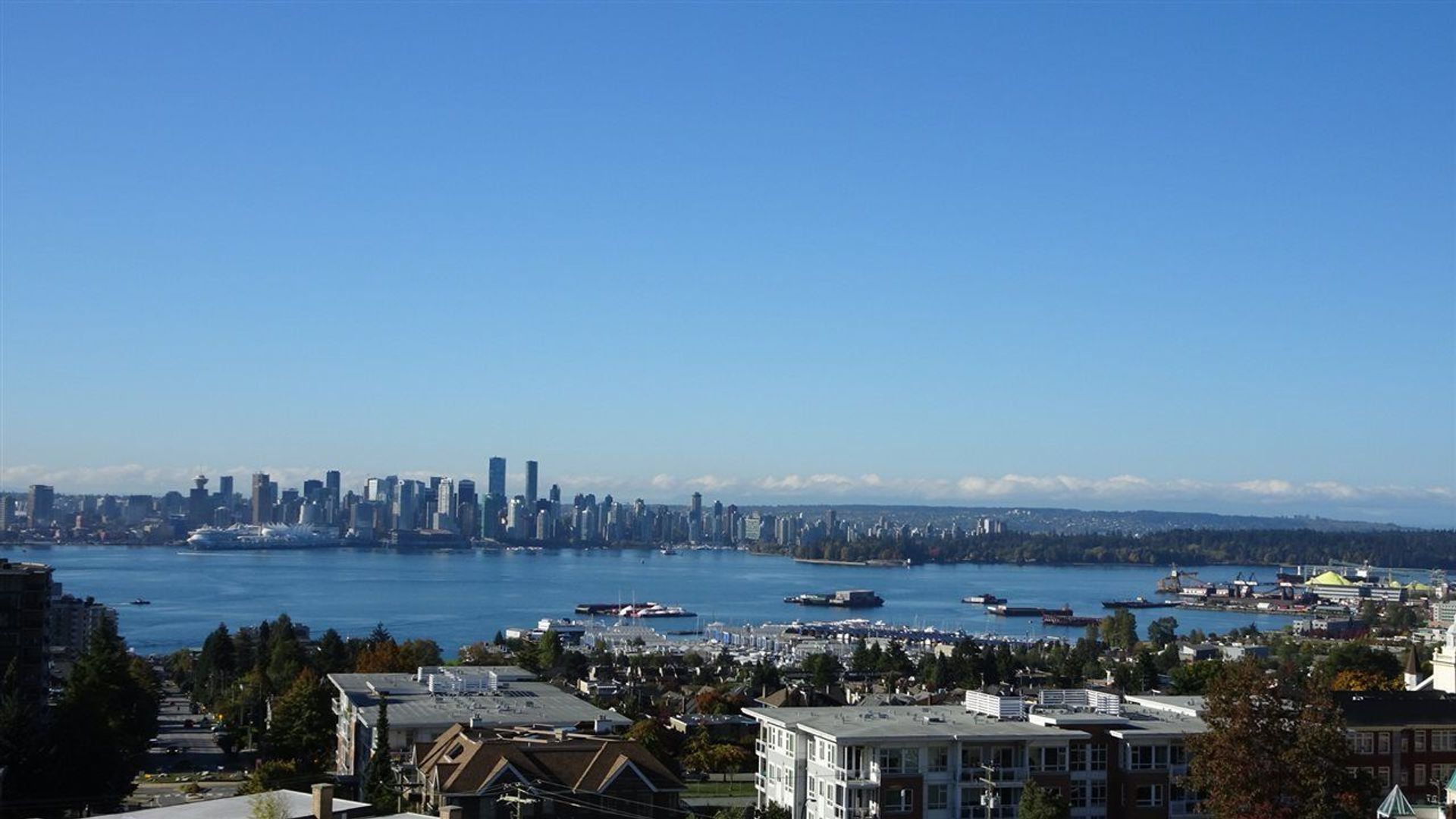 86758 at 806 - 158 13th Street W, North Vancouver