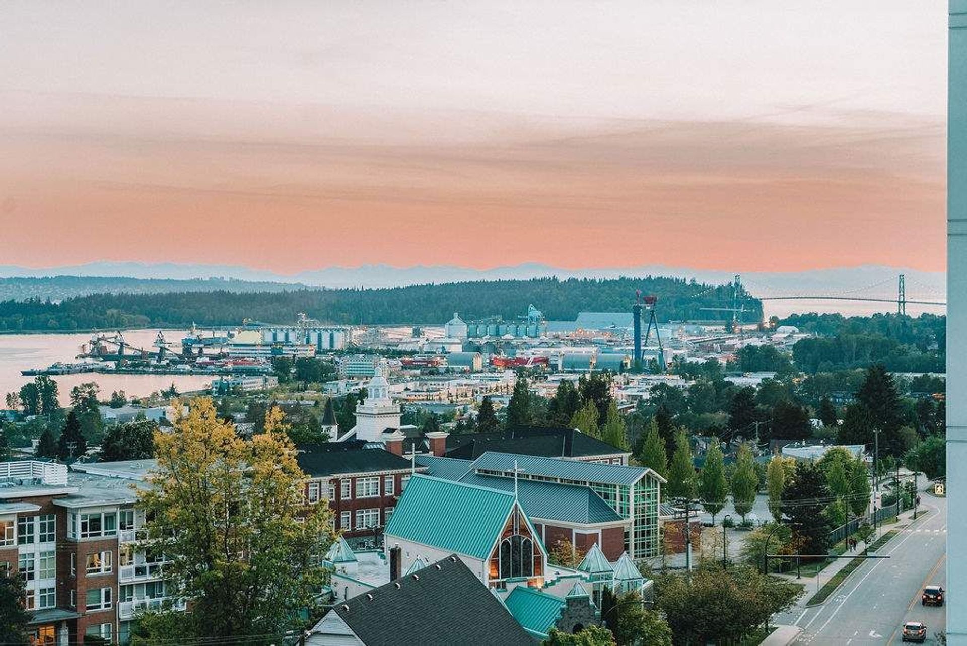 86770 at 806 - 158 13th Street W, North Vancouver