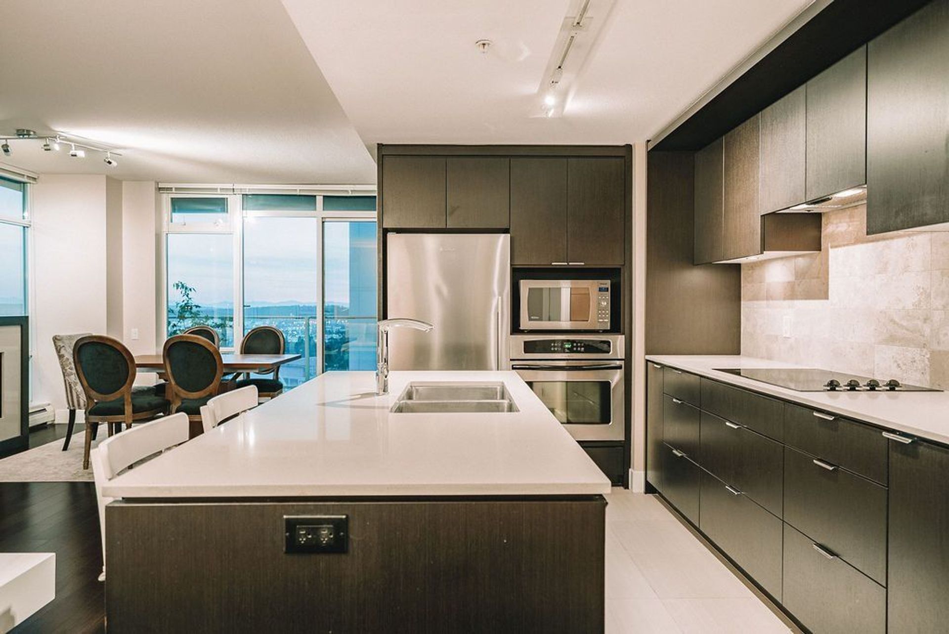 86794 at 806 - 158 13th Street W, North Vancouver