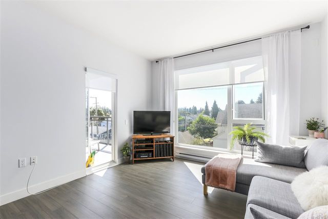 86895 at 308 - 1201 16th Street W, North Vancouver