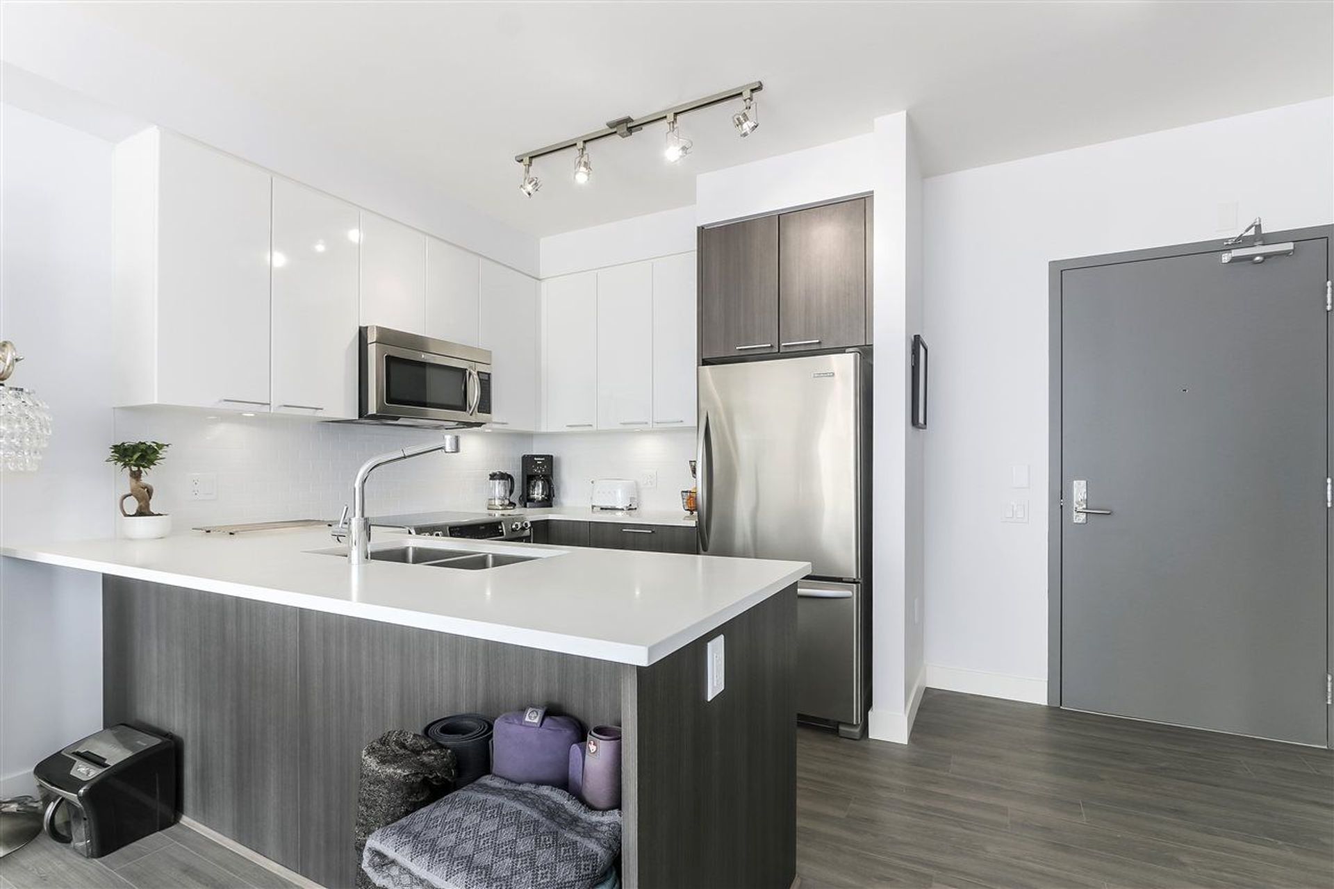 86931 at 308 - 1201 16th Street W, North Vancouver