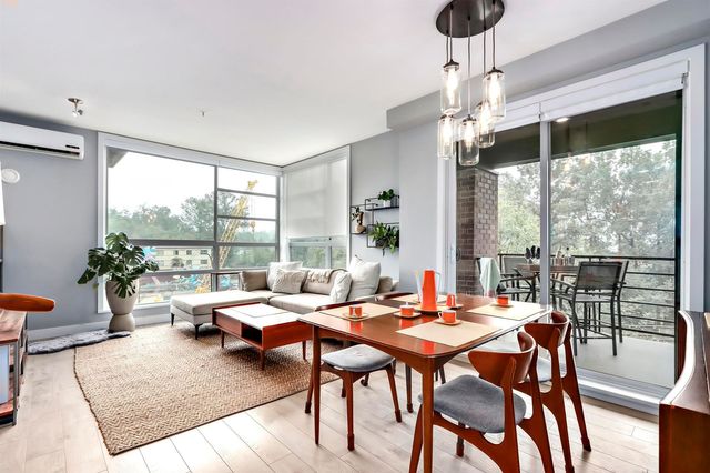 723-w-3rd-street-harbourside-nor at 424 - 723 W 3rd Street, Harbourside, North Vancouver