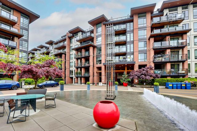 723-w-3rd-street-harbourside-nor at 424 - 723 W 3rd Street, Harbourside, North Vancouver