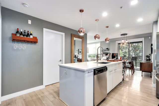 723-w-3rd-street-harbourside-nor at 424 - 723 W 3rd Street, Harbourside, North Vancouver