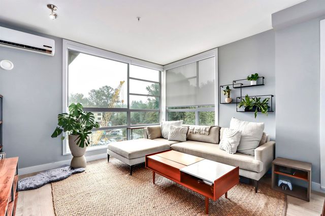 723-w-3rd-street-harbourside-nor at 424 - 723 W 3rd Street, Harbourside, North Vancouver