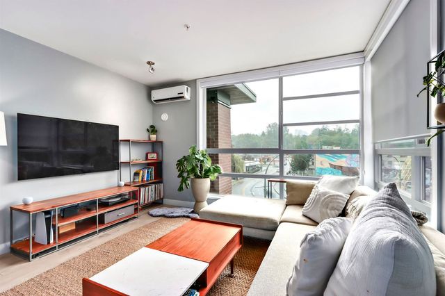 723-w-3rd-street-harbourside-nor at 424 - 723 W 3rd Street, Harbourside, North Vancouver