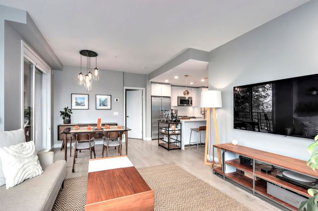 723-w-3rd-street-harbourside-nor at 424 - 723 W 3rd Street, Harbourside, North Vancouver