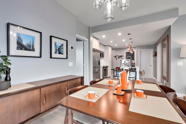 723-w-3rd-street-harbourside-nor at 424 - 723 W 3rd Street, Harbourside, North Vancouver