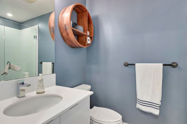 723-w-3rd-street-harbourside-nor at 424 - 723 W 3rd Street, Harbourside, North Vancouver