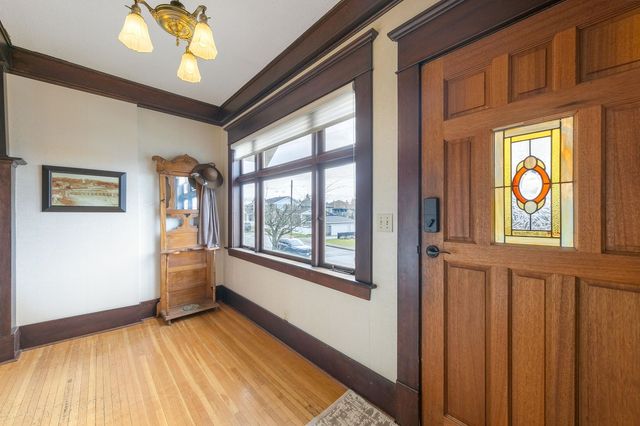 528-e-9th-street-boulevard-north at 528 E 9th Street, Boulevard, North Vancouver