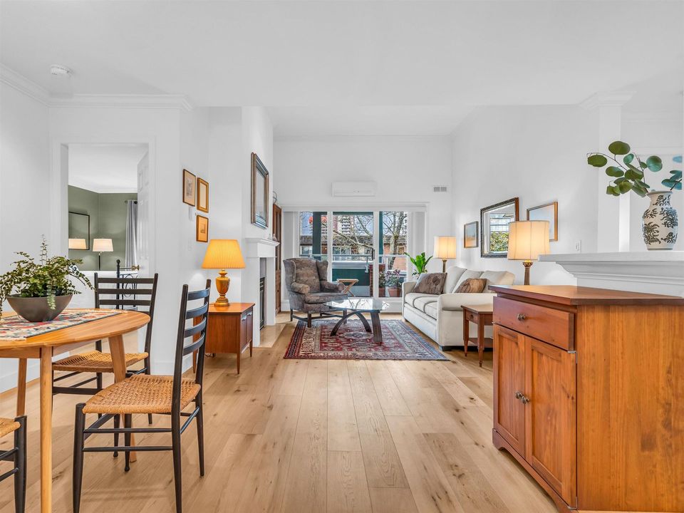 409 - 128 W 8th Street0