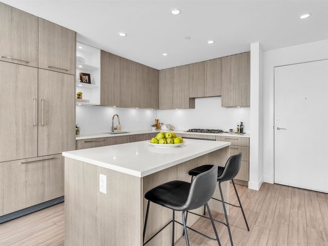 747-e-3rd-street-queensbury-nort at 310 - 747 E 3rd Street, Queensbury, North Vancouver