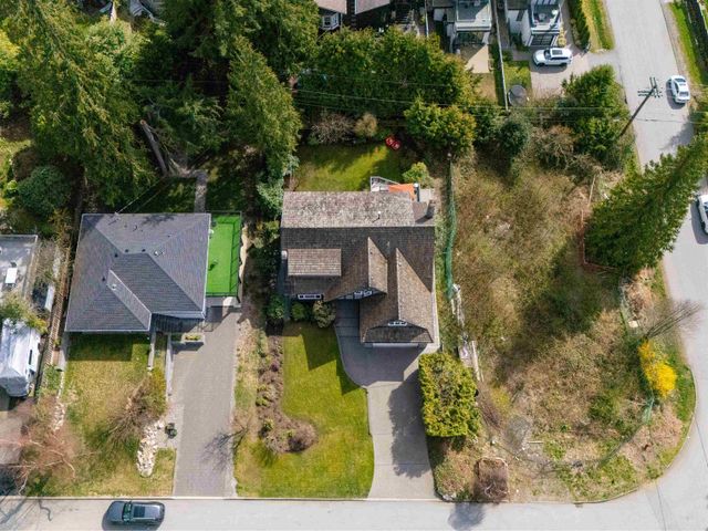 885-canyon-boulevard-canyon-heig at 885 Canyon Boulevard, Canyon Heights NV, North Vancouver