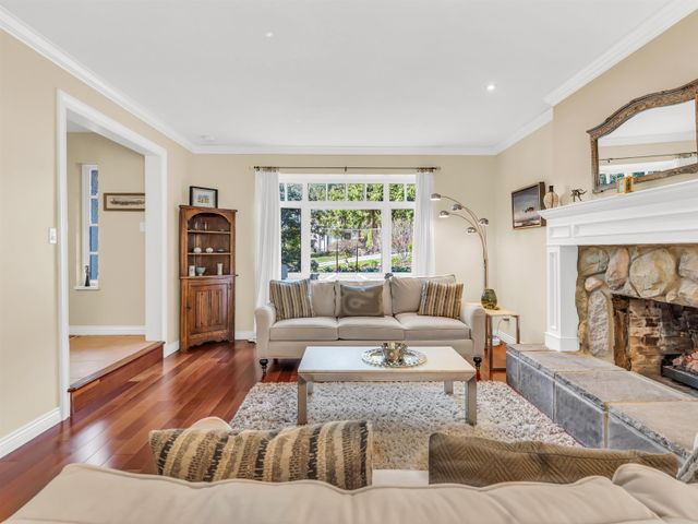 885-canyon-boulevard-canyon-heig at 885 Canyon Boulevard, Canyon Heights NV, North Vancouver