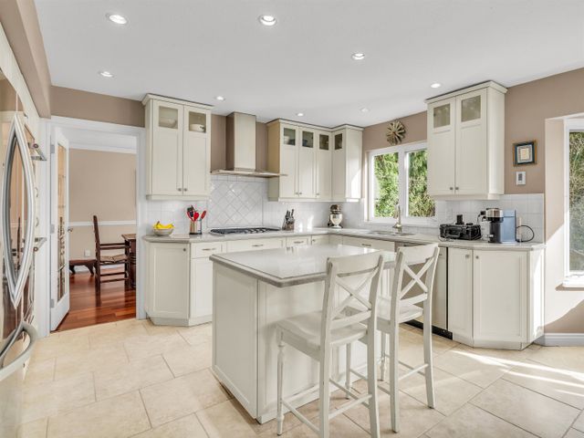 885-canyon-boulevard-canyon-heig at 885 Canyon Boulevard, Canyon Heights NV, North Vancouver