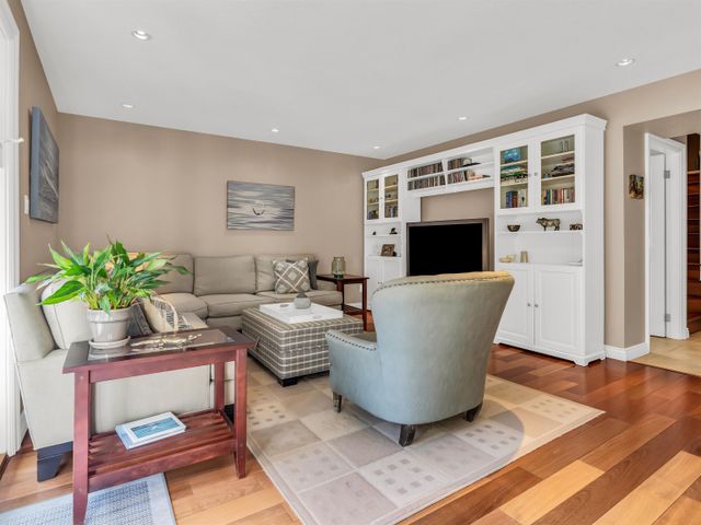 885-canyon-boulevard-canyon-heig at 885 Canyon Boulevard, Canyon Heights NV, North Vancouver