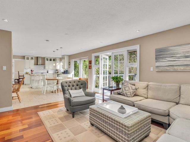 885-canyon-boulevard-canyon-heig at 885 Canyon Boulevard, Canyon Heights NV, North Vancouver