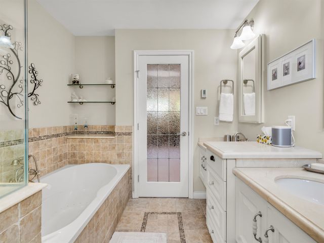 885-canyon-boulevard-canyon-heig at 885 Canyon Boulevard, Canyon Heights NV, North Vancouver