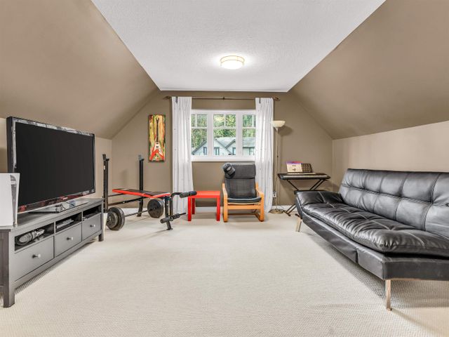 885-canyon-boulevard-canyon-heig at 885 Canyon Boulevard, Canyon Heights NV, North Vancouver