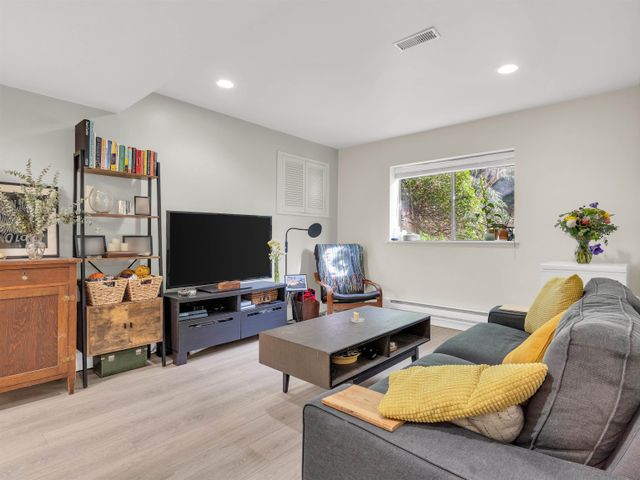 885-canyon-boulevard-canyon-heig at 885 Canyon Boulevard, Canyon Heights NV, North Vancouver