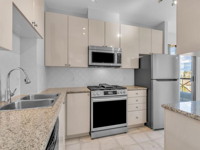 160-e-13th-street-central-lonsda at 1304 - 160 E 13th Street, Central Lonsdale, North Vancouver