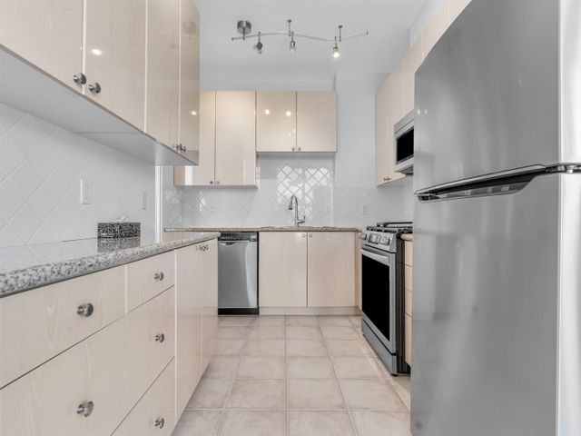 160-e-13th-street-central-lonsda at 1304 - 160 E 13th Street, Central Lonsdale, North Vancouver