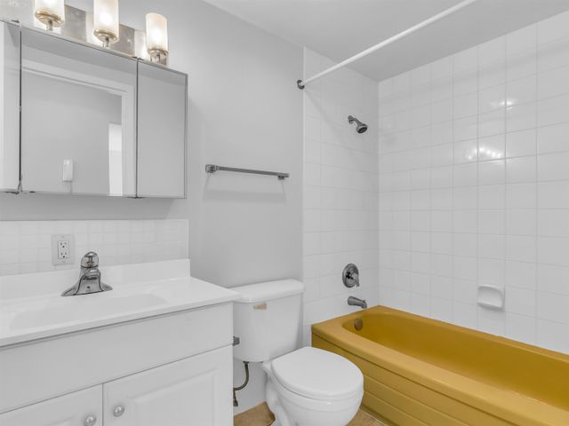 270-w-3rd-street-lower-lonsdale- at 307 - 270 W 3rd Street, Lower Lonsdale, North Vancouver