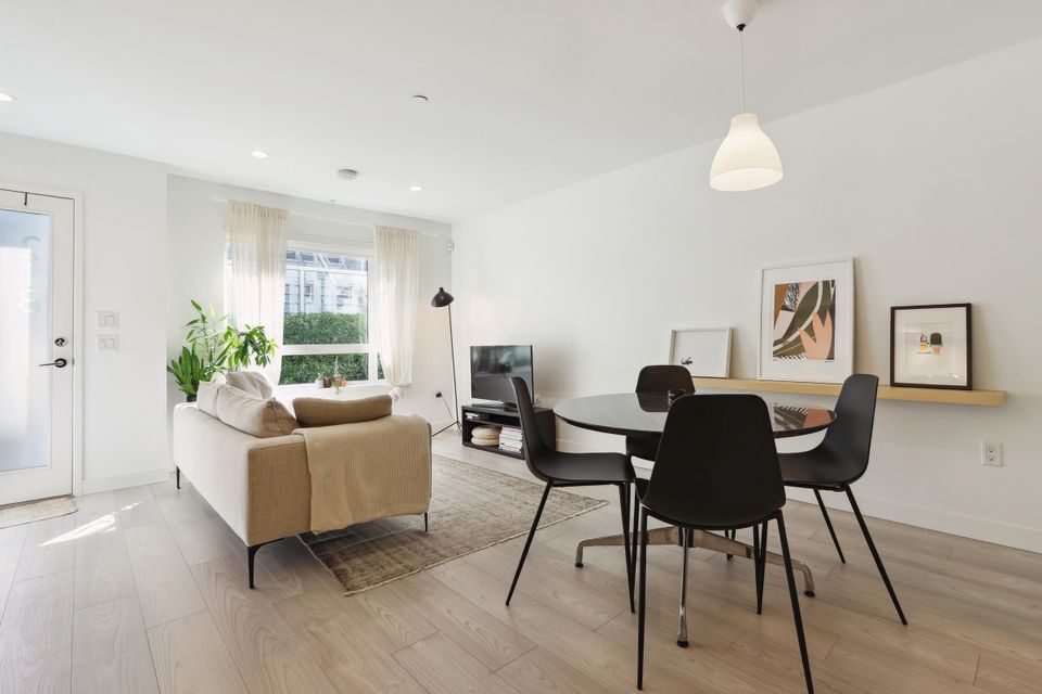 218 - 311 E 16 Avenue1