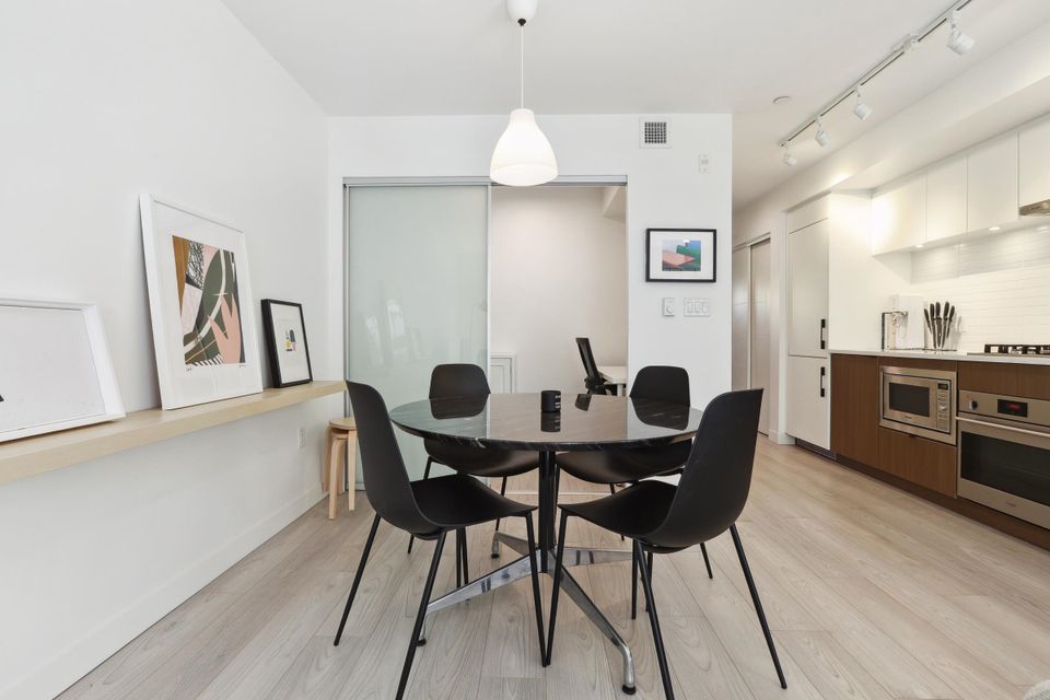 218 - 311 E 16 Avenue3