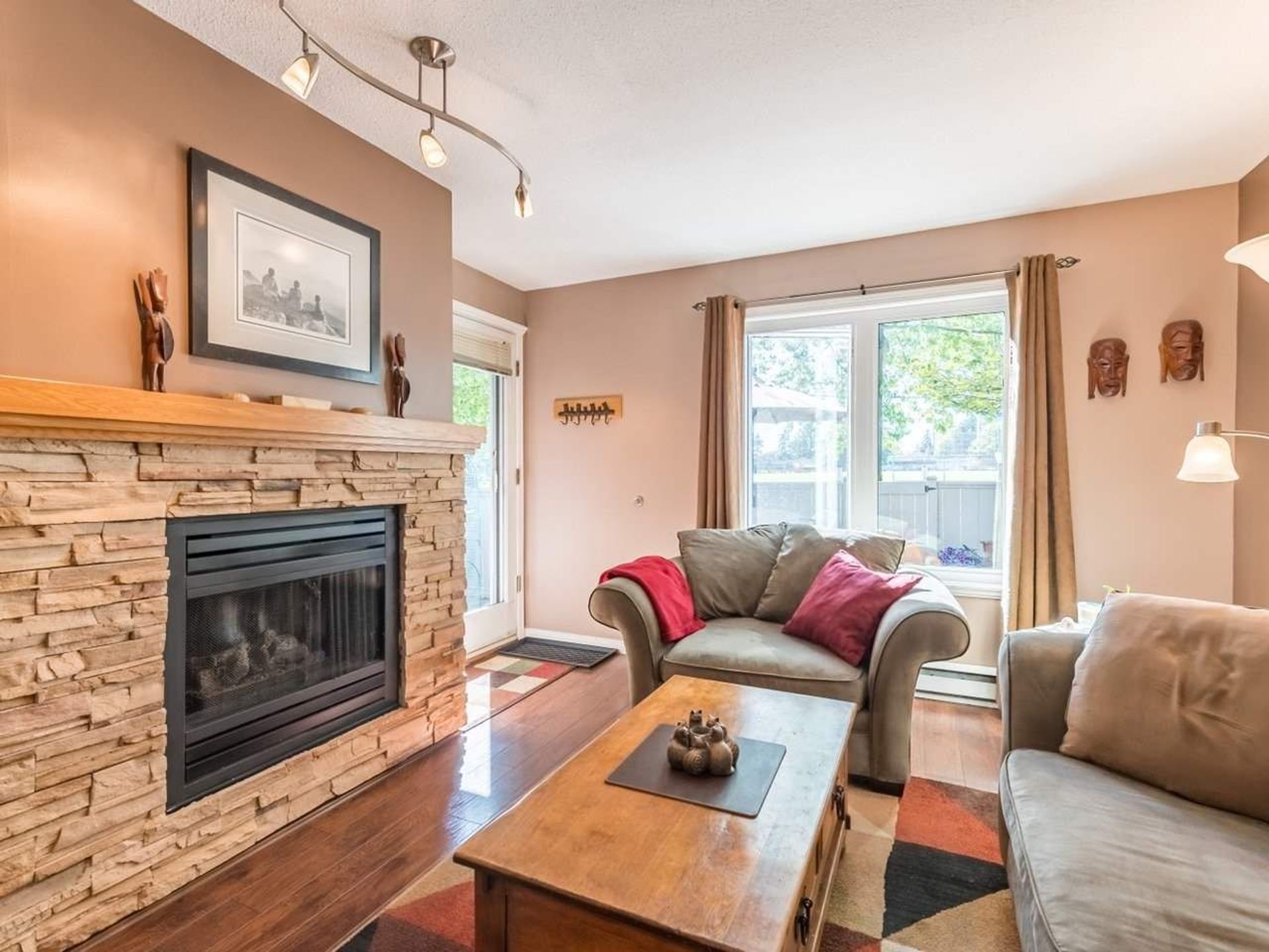 87023 at 103 - 1523 Bowser Avenue, North Vancouver