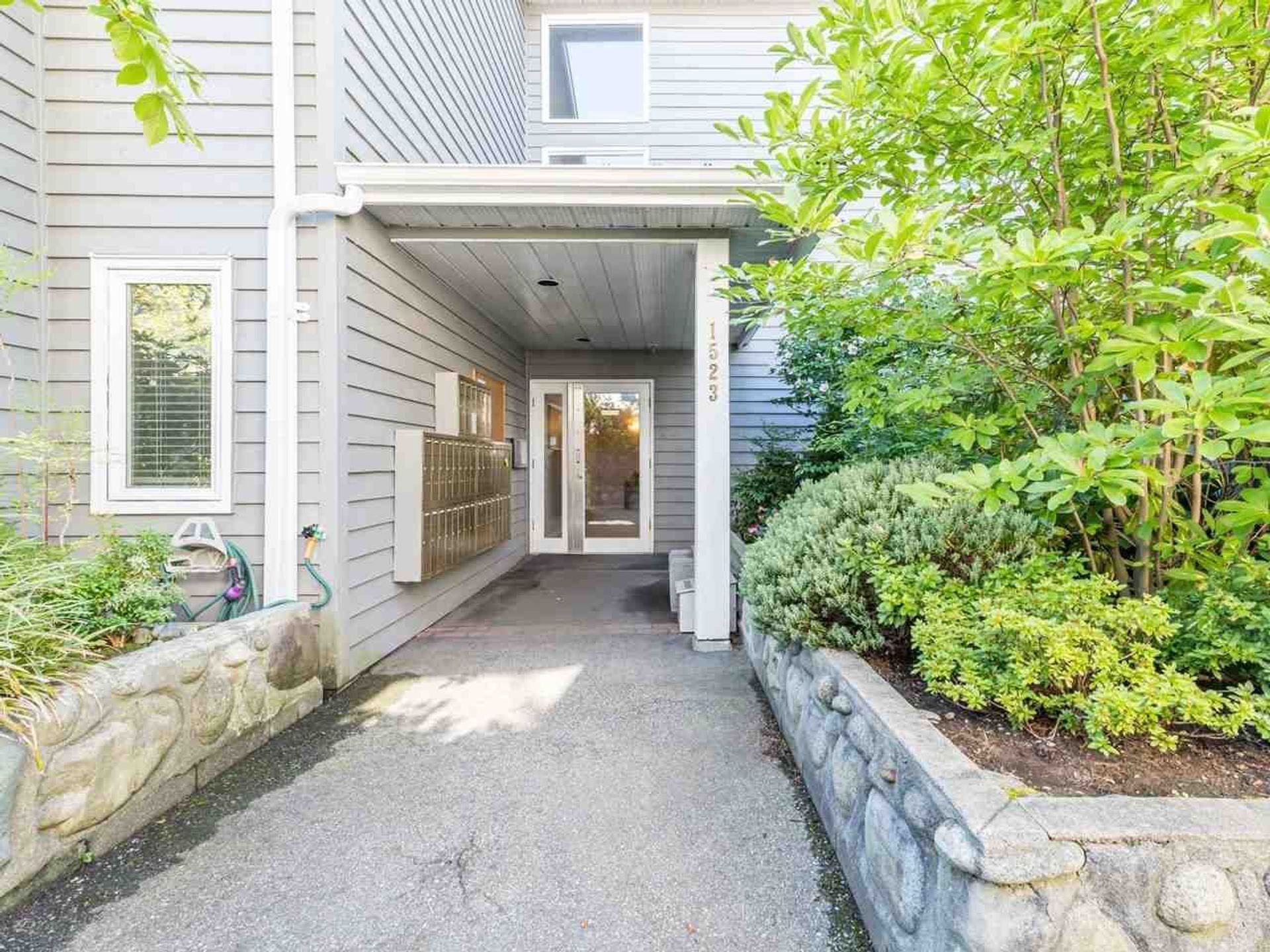 87095 at 103 - 1523 Bowser Avenue, North Vancouver