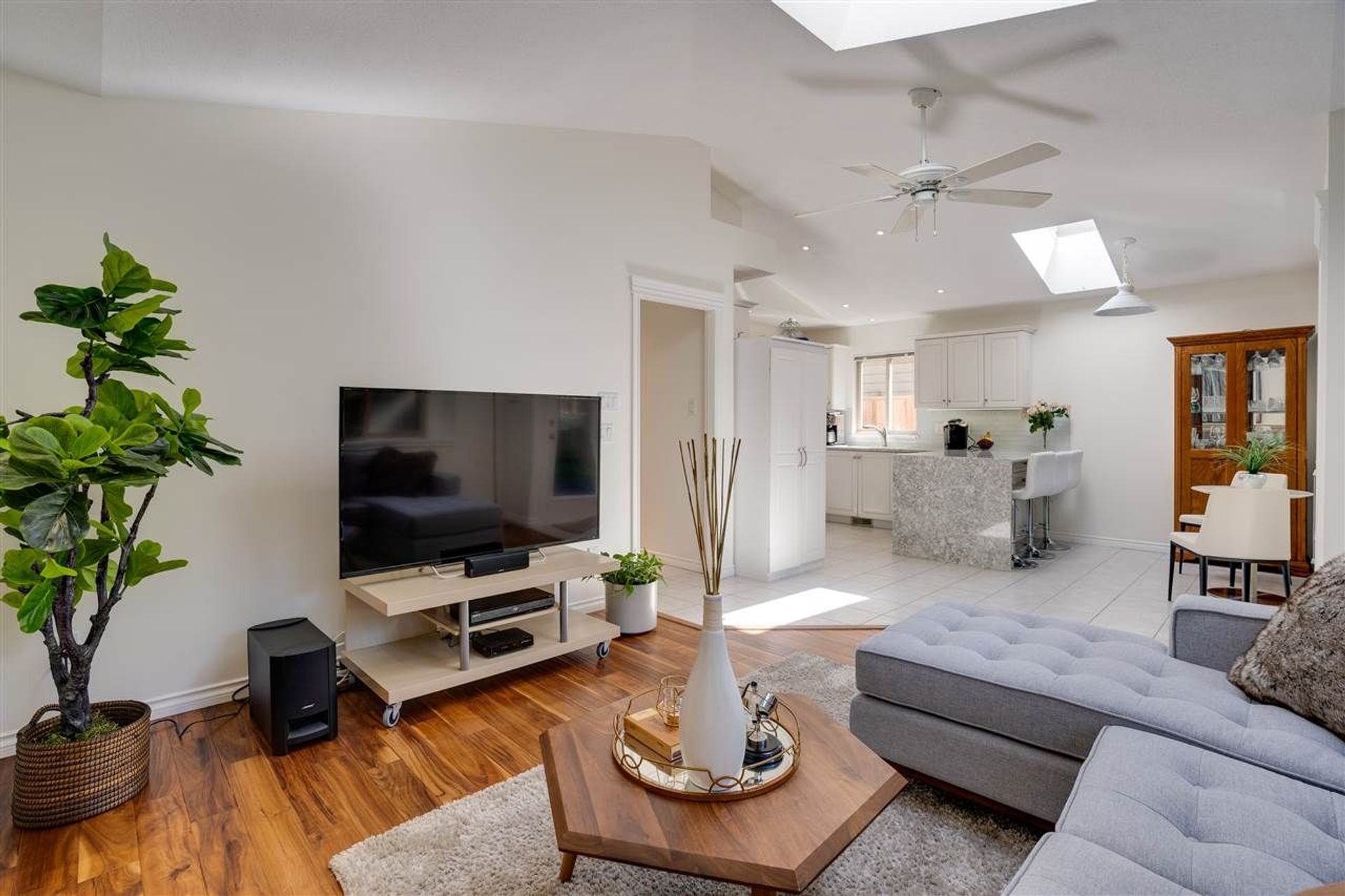 87570 at 3265 Chaucer Avenue, North Vancouver