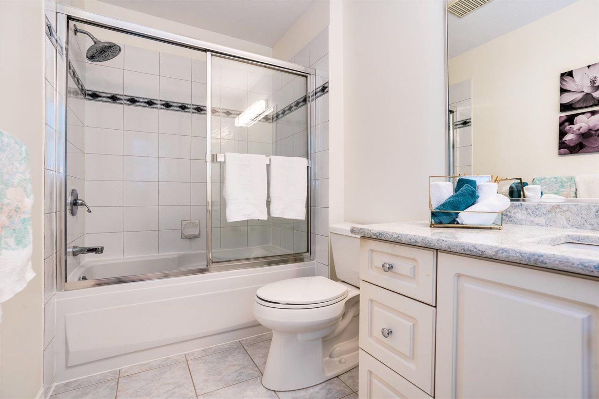 87598 at 3265 Chaucer Avenue, North Vancouver