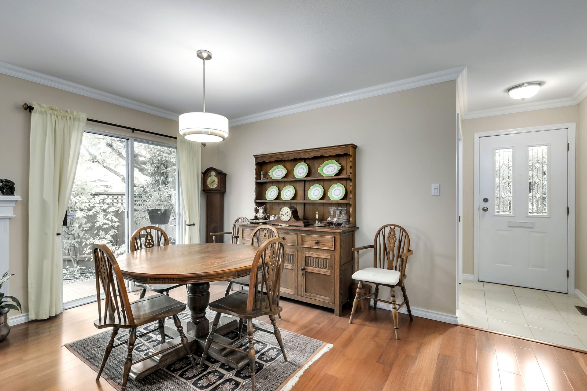 88356 at 261 16th Street W, North Vancouver