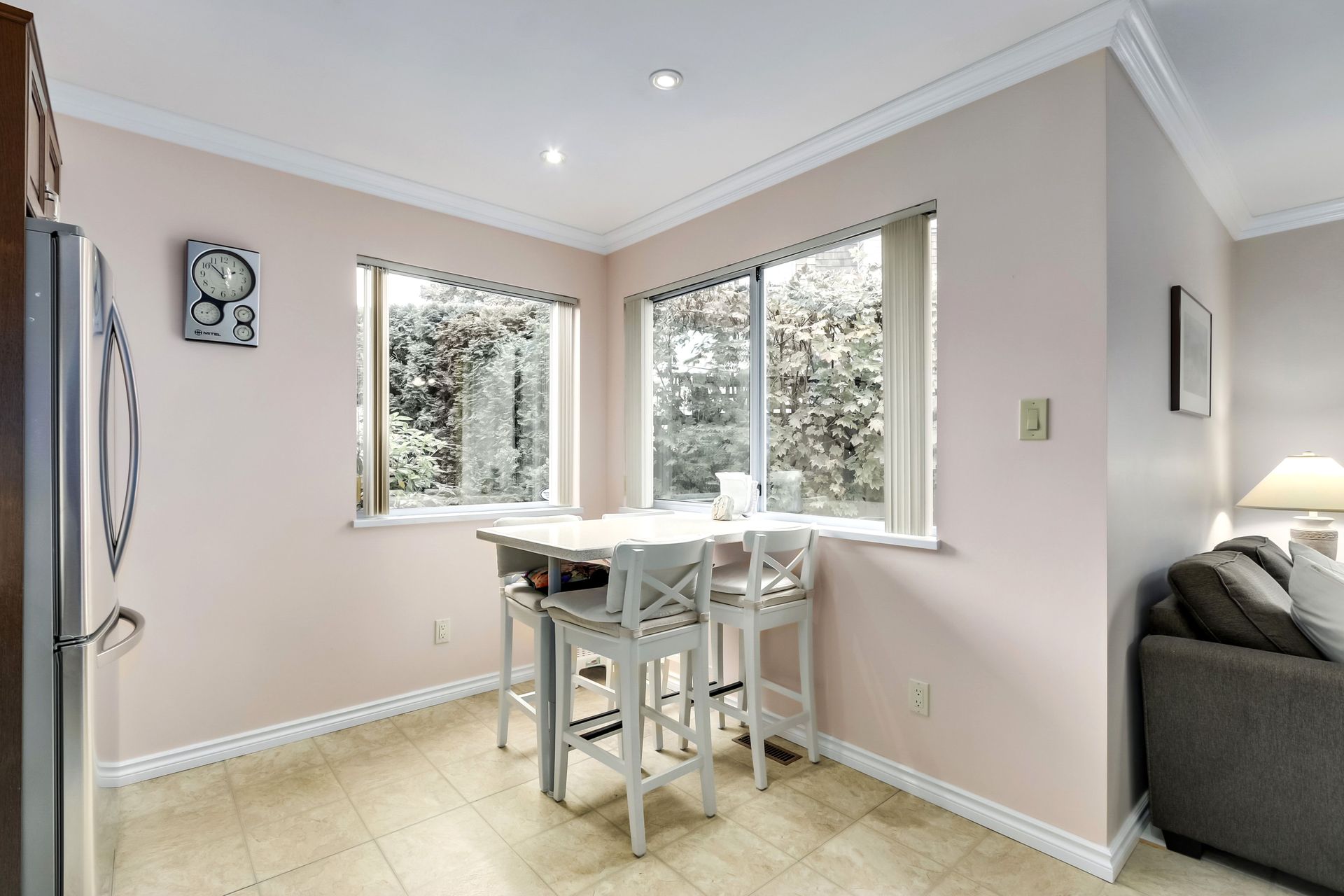 88434 at 261 16th Street W, North Vancouver