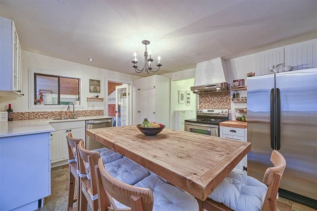 88983 at 1517 Draycott Road, North Vancouver