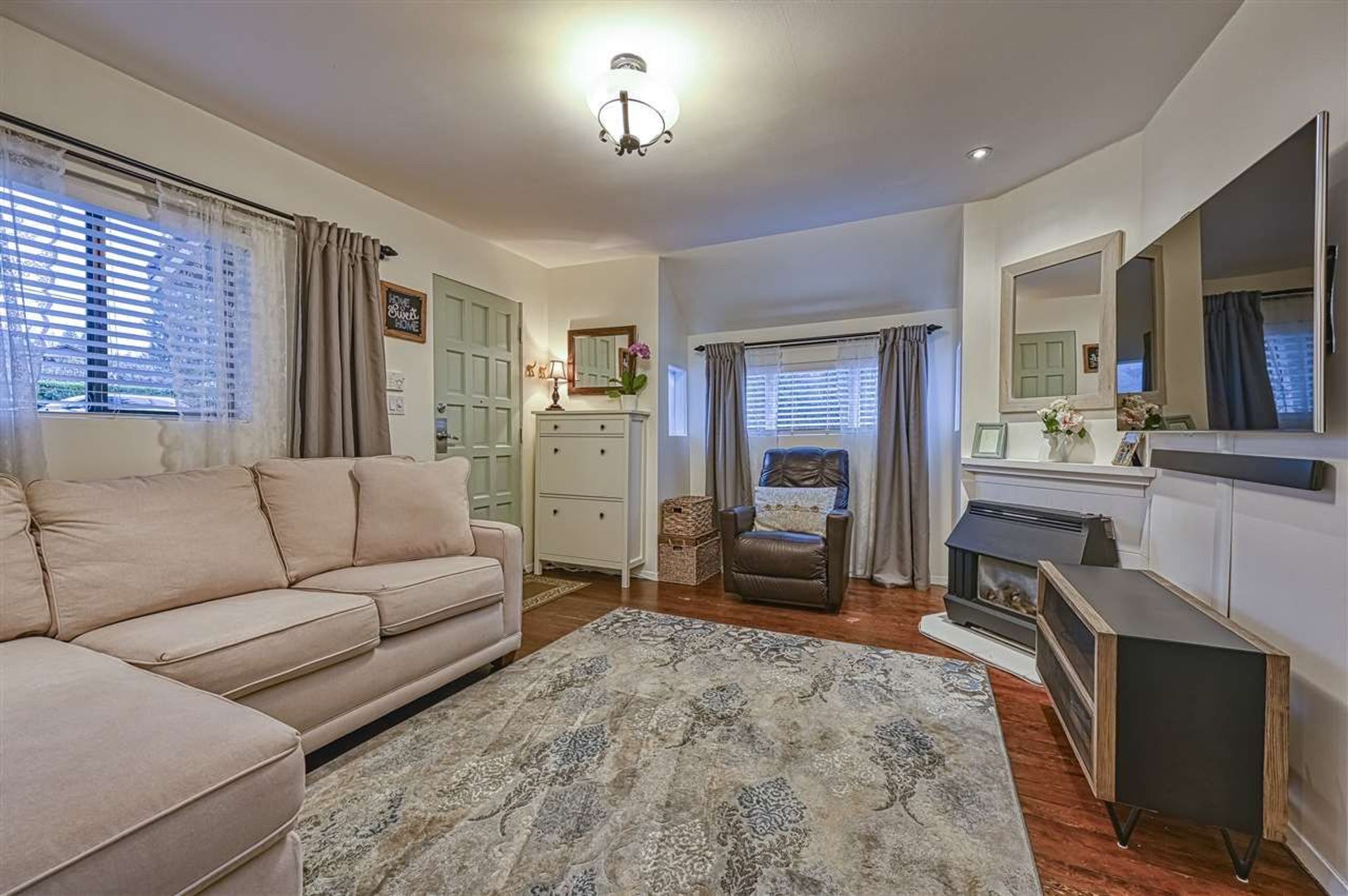 88959 at 1517 Draycott Road, North Vancouver