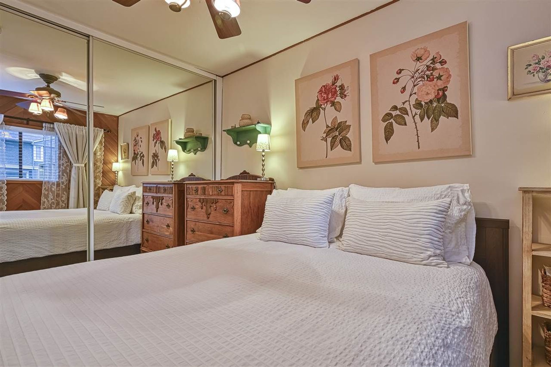 88995 at 1517 Draycott Road, North Vancouver