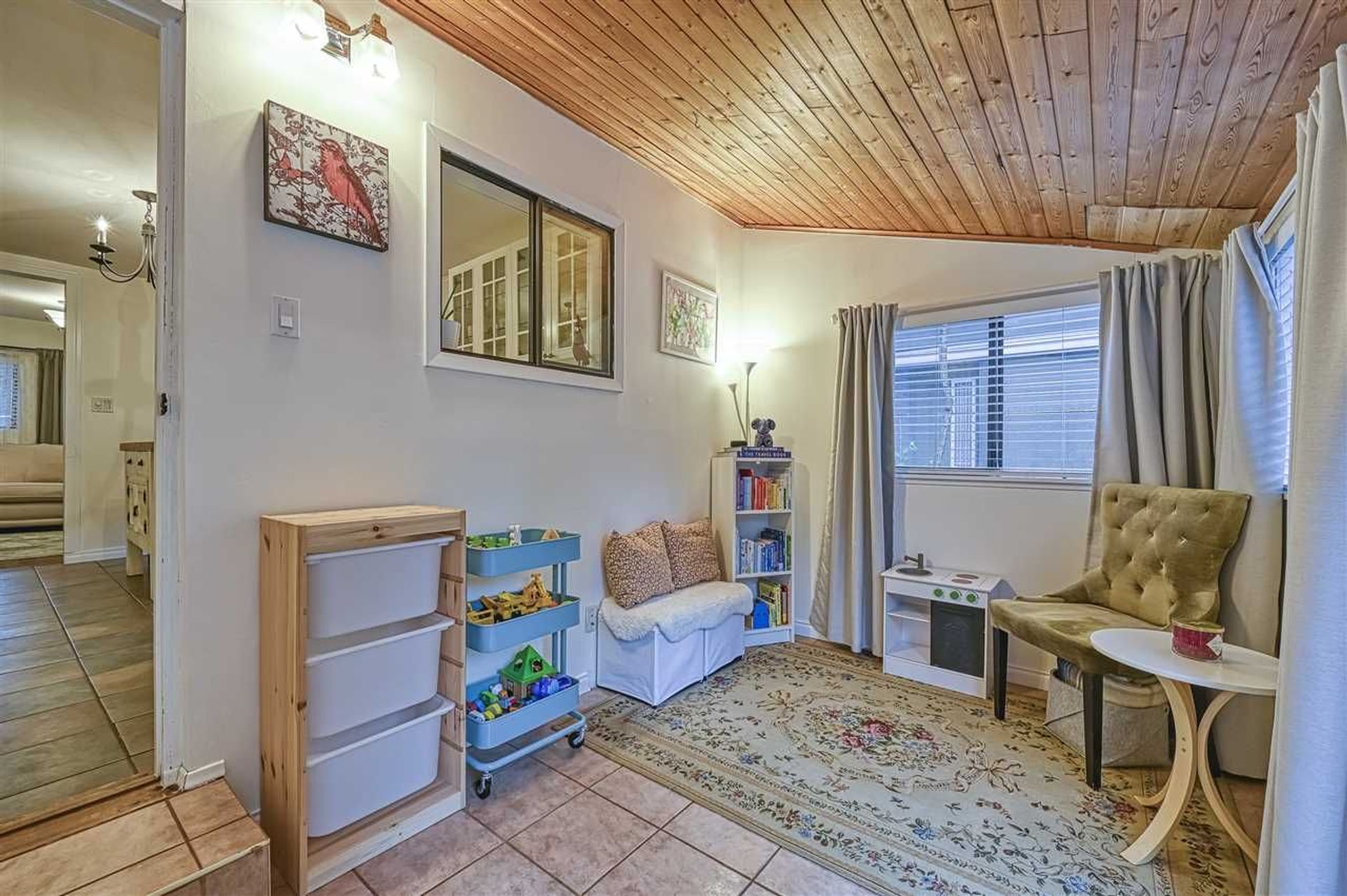 89007 at 1517 Draycott Road, North Vancouver