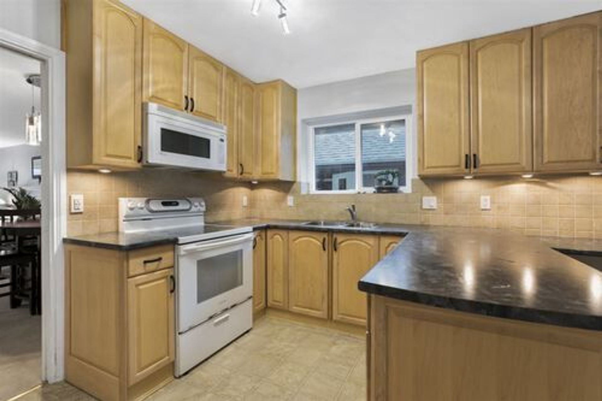 89925 at 3905 Frames Place, North Vancouver