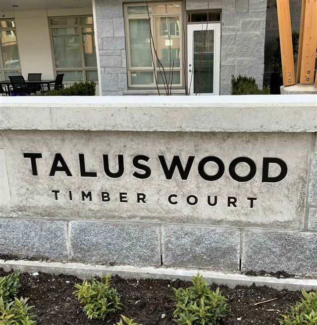 89974 at 402 - 2663 Library Lane, North Vancouver