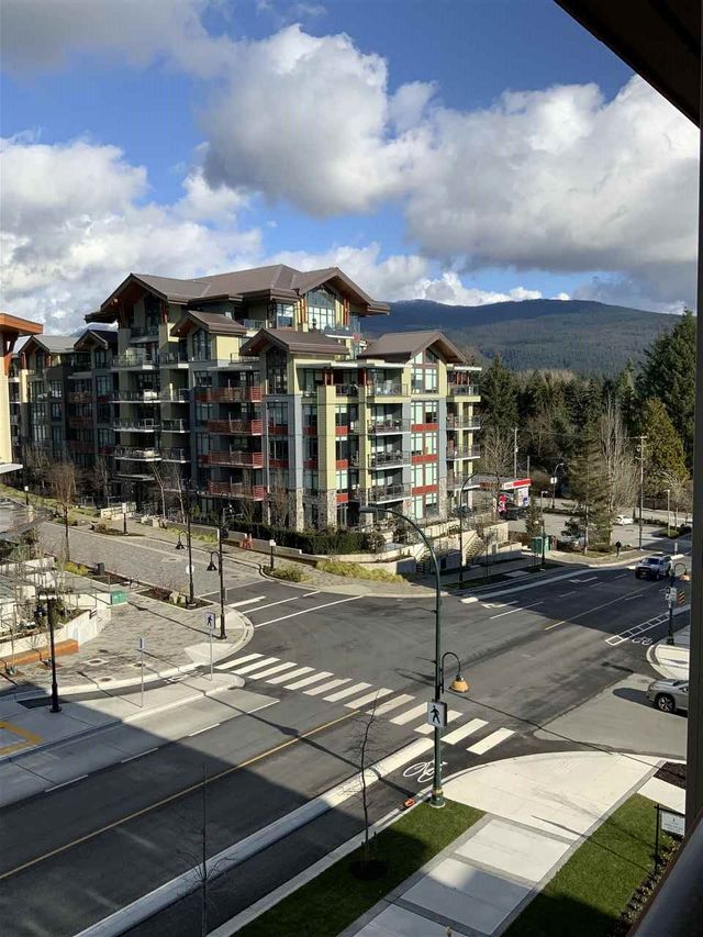 90022 at 402 - 2663 Library Lane, North Vancouver