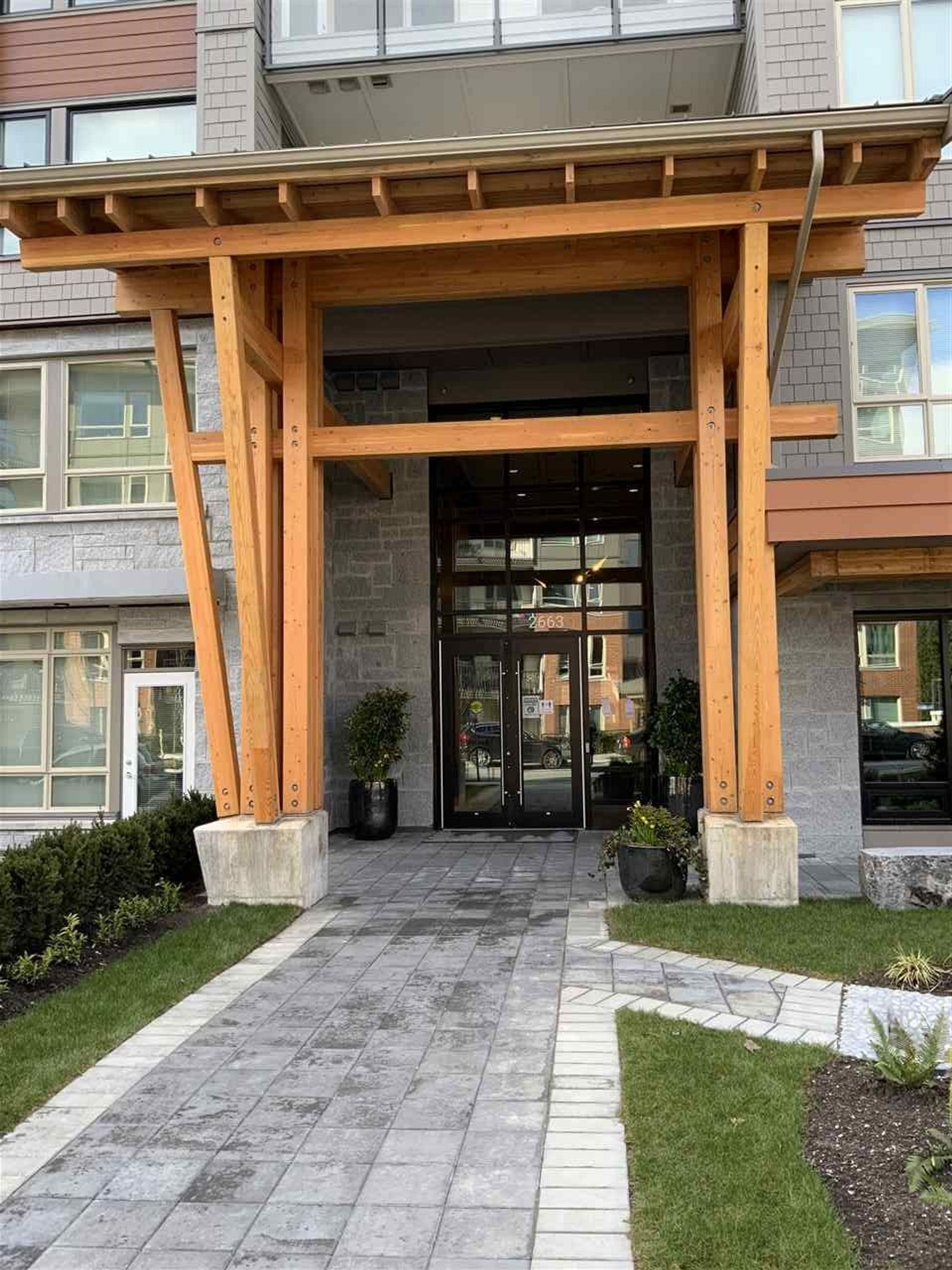 89978 at 402 - 2663 Library Lane, North Vancouver