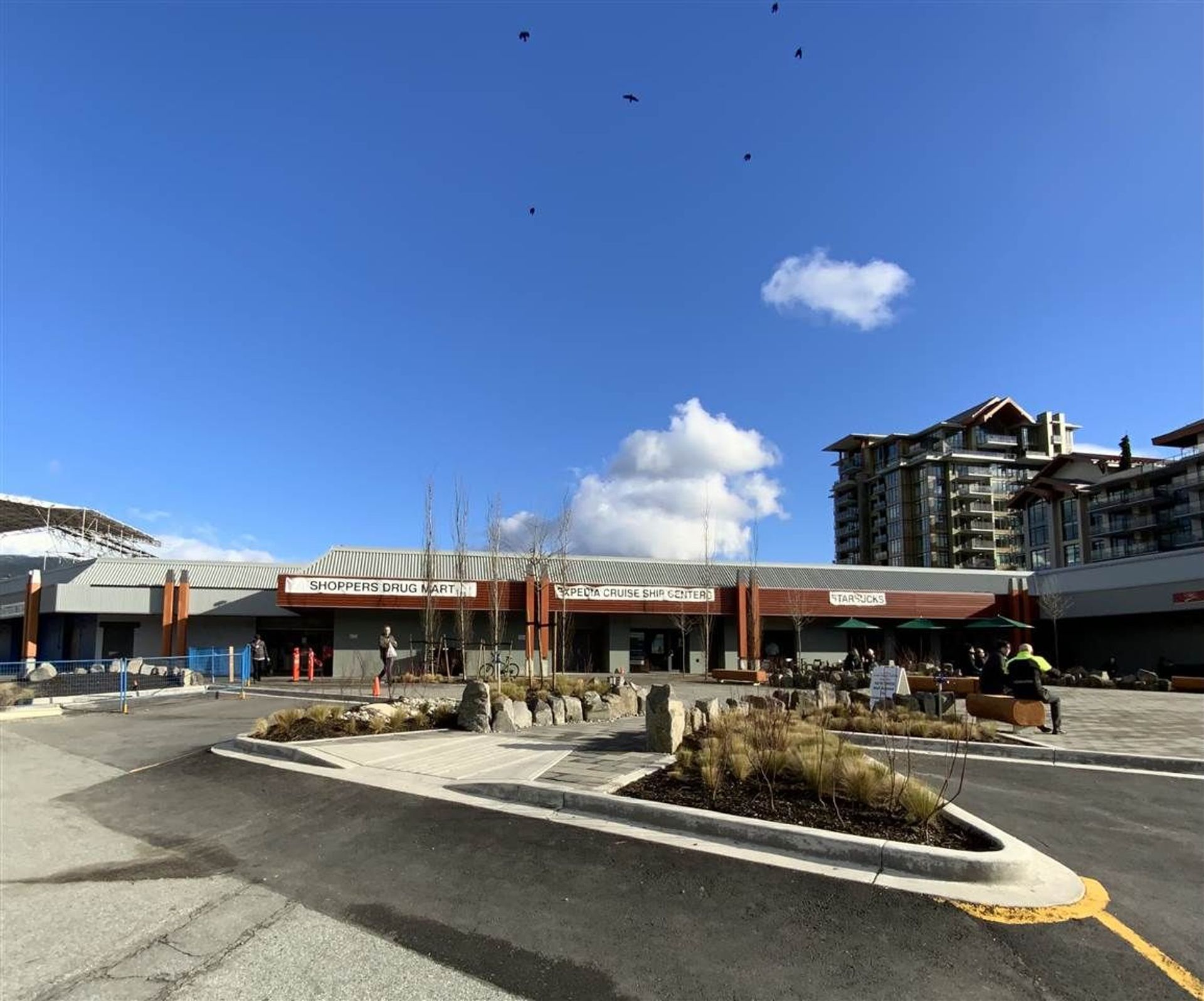 90042 at 402 - 2663 Library Lane, North Vancouver