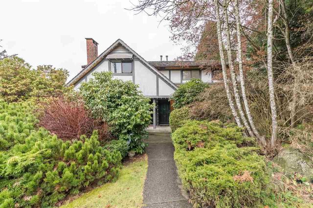 90122 at 1953 Chesterfield Avenue, North Vancouver
