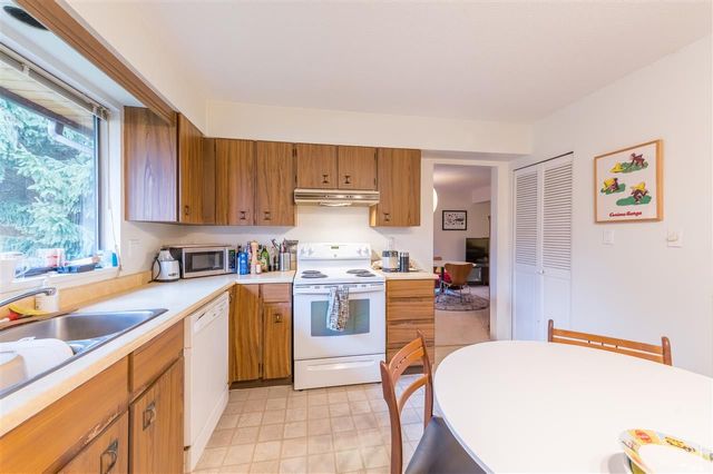 90218 at 1953 Chesterfield Avenue, North Vancouver