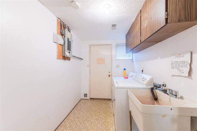 90242 at 1953 Chesterfield Avenue, North Vancouver