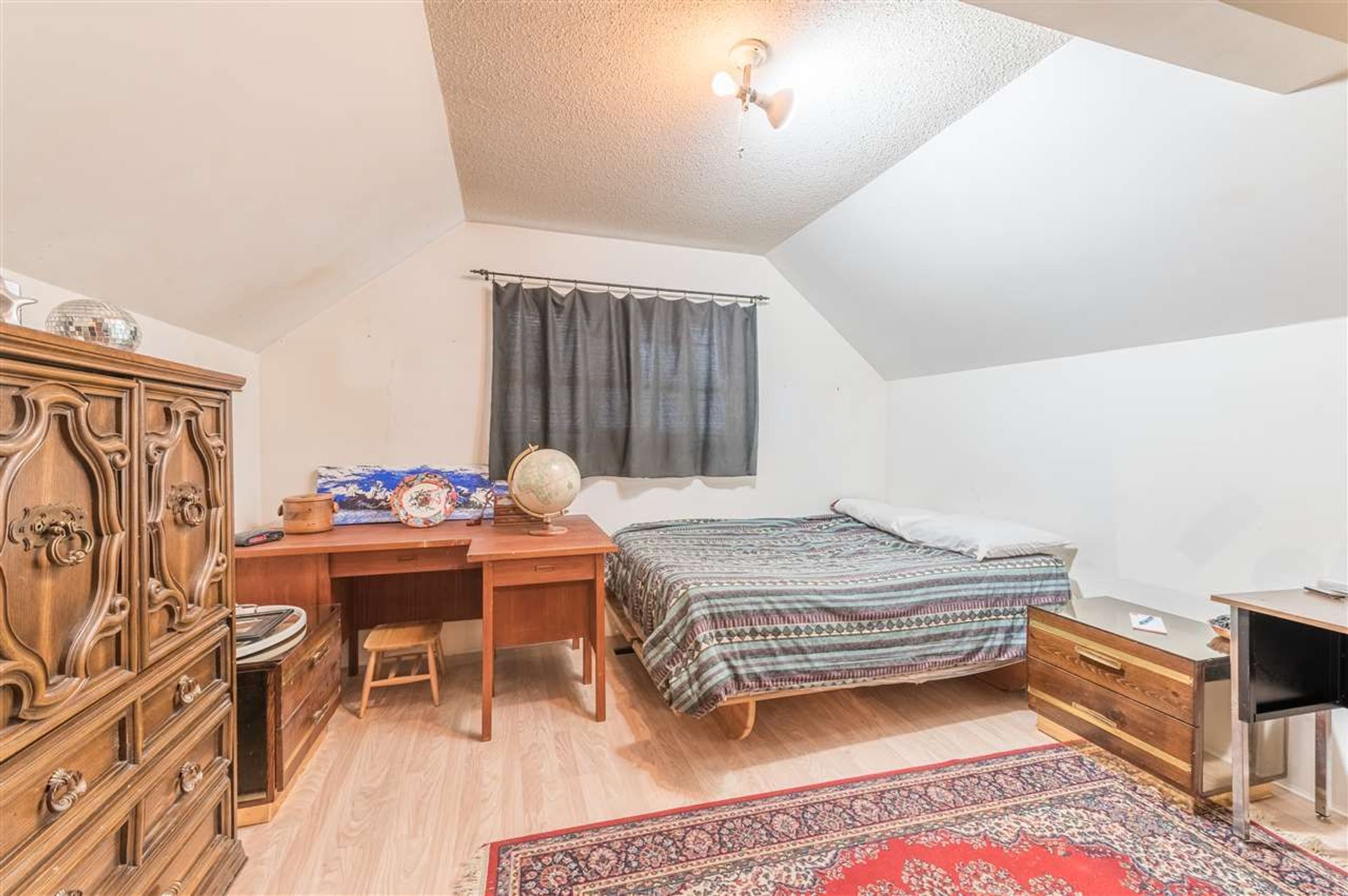 90162 at 1953 Chesterfield Avenue, North Vancouver