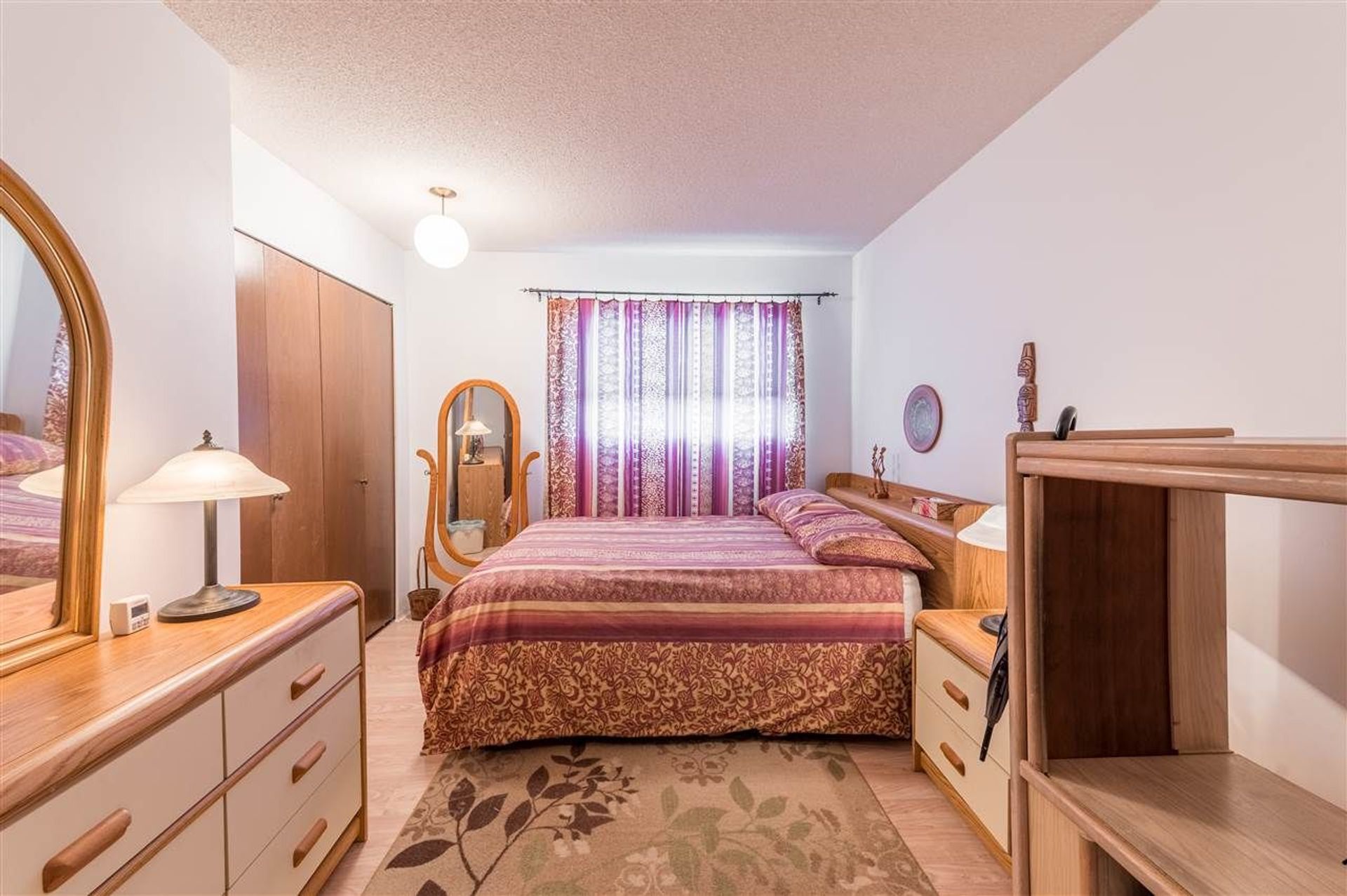 90170 at 1953 Chesterfield Avenue, North Vancouver