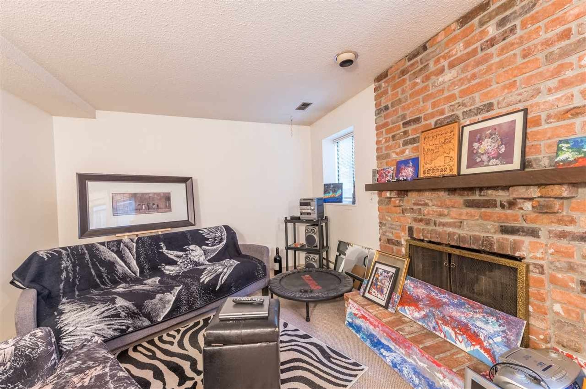 90182 at 1953 Chesterfield Avenue, North Vancouver